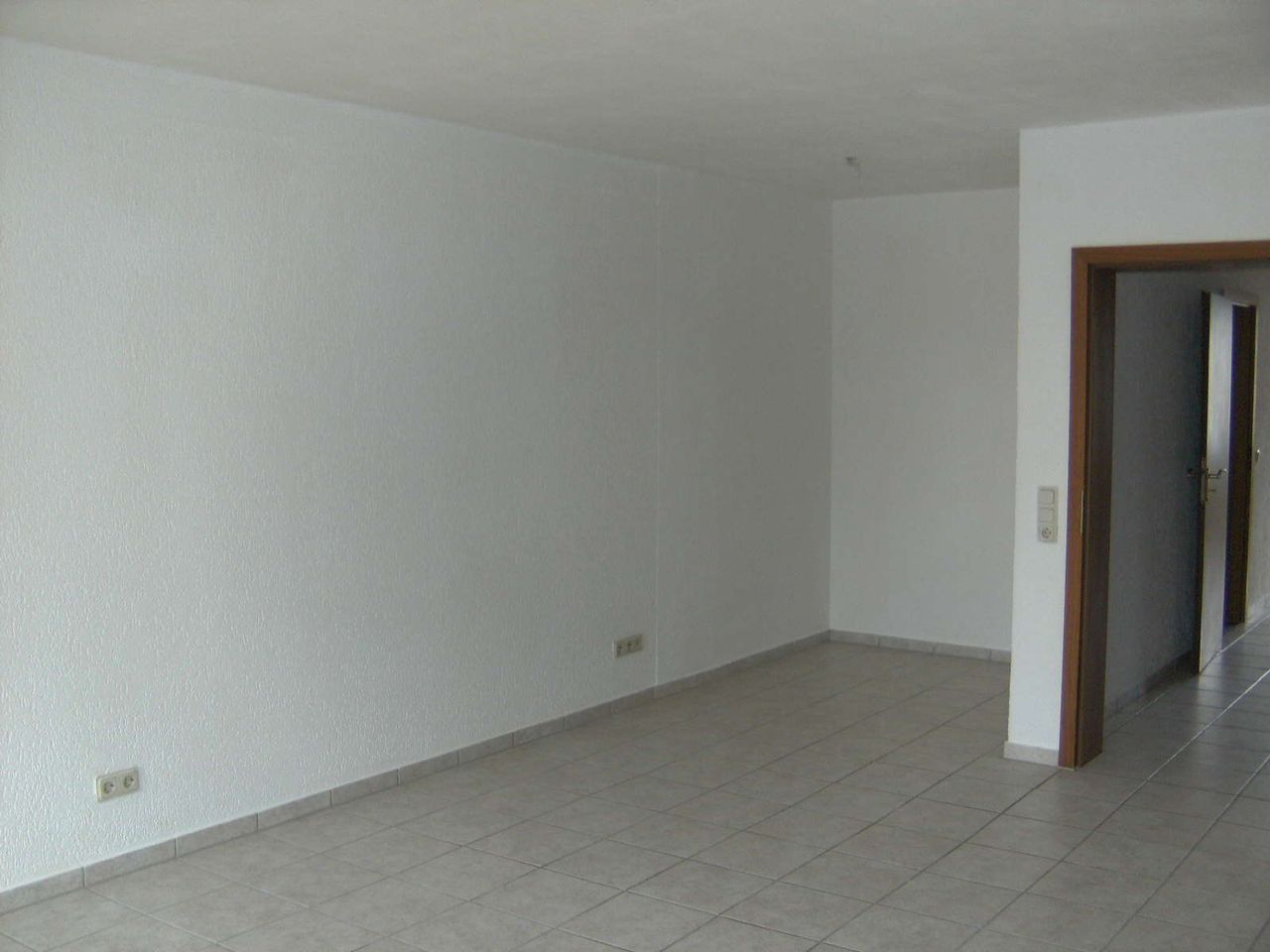 Wohnzimmer zur Türe